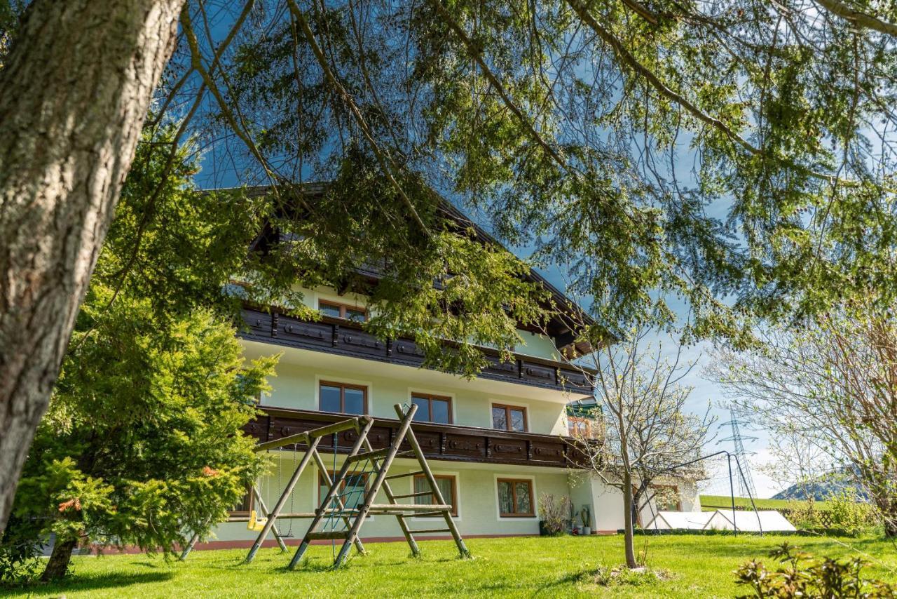 Gaestehaus Huber Fruehstueckspension Шладминг Экстерьер фото