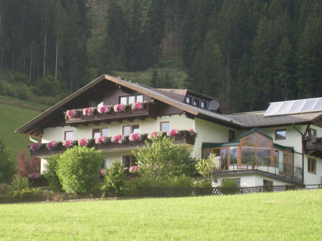 Gaestehaus Huber Fruehstueckspension Шладминг Экстерьер фото
