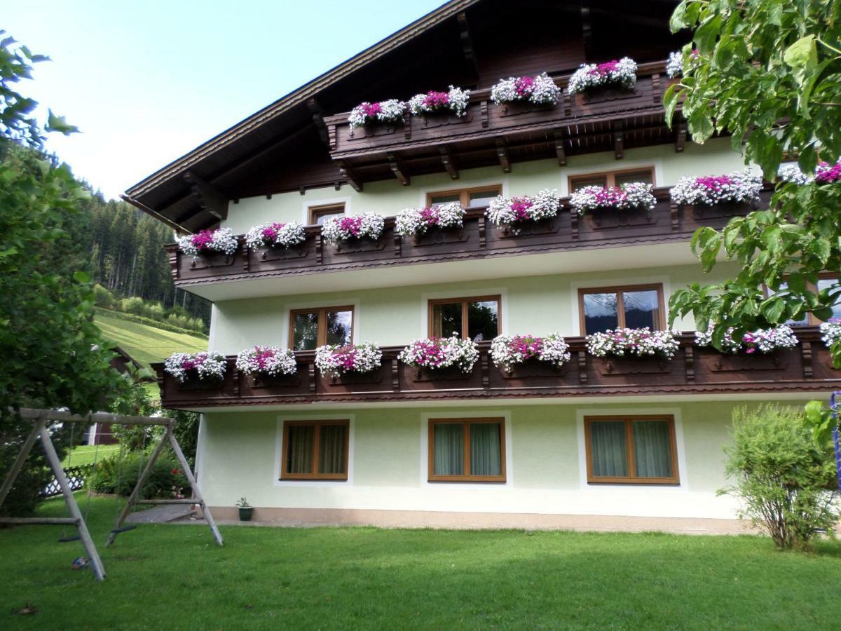 Gaestehaus Huber Fruehstueckspension Шладминг Экстерьер фото